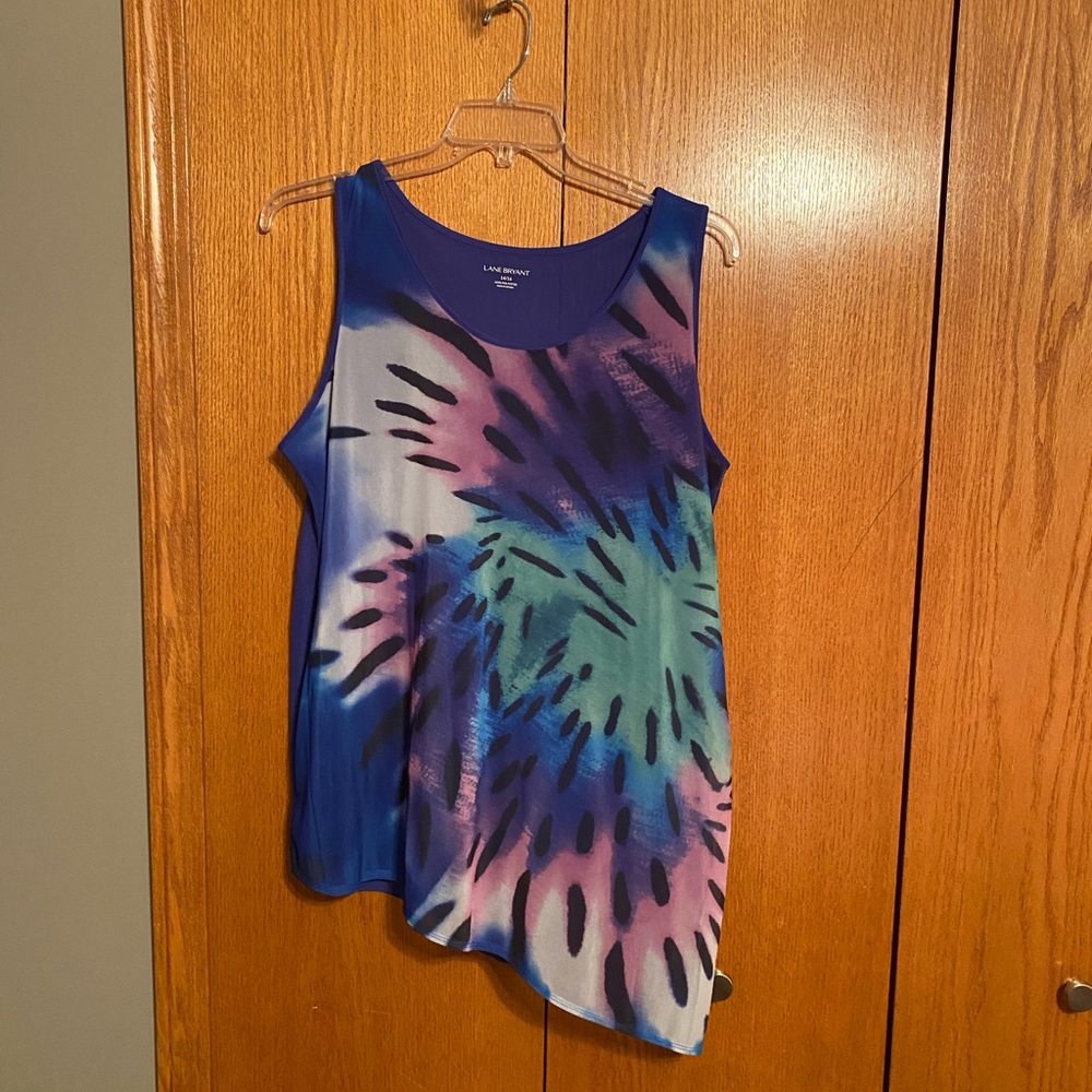 Asymmetrical tank